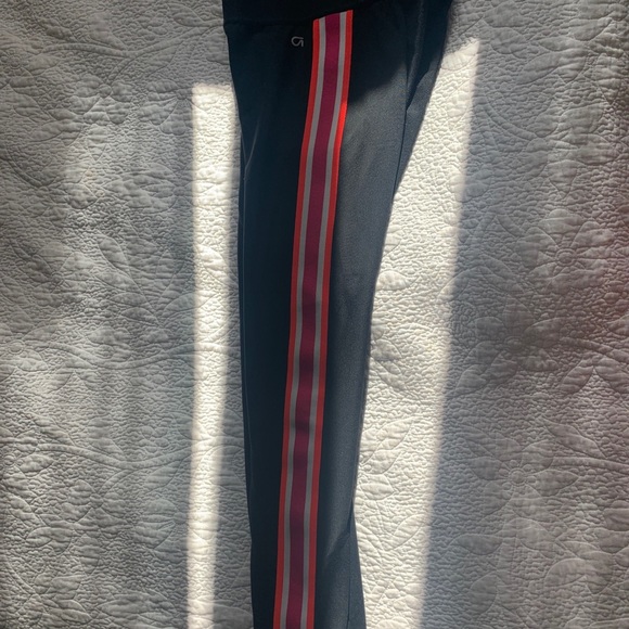 •Gap fit perfect condition leggings• - Picture 3 of 4
